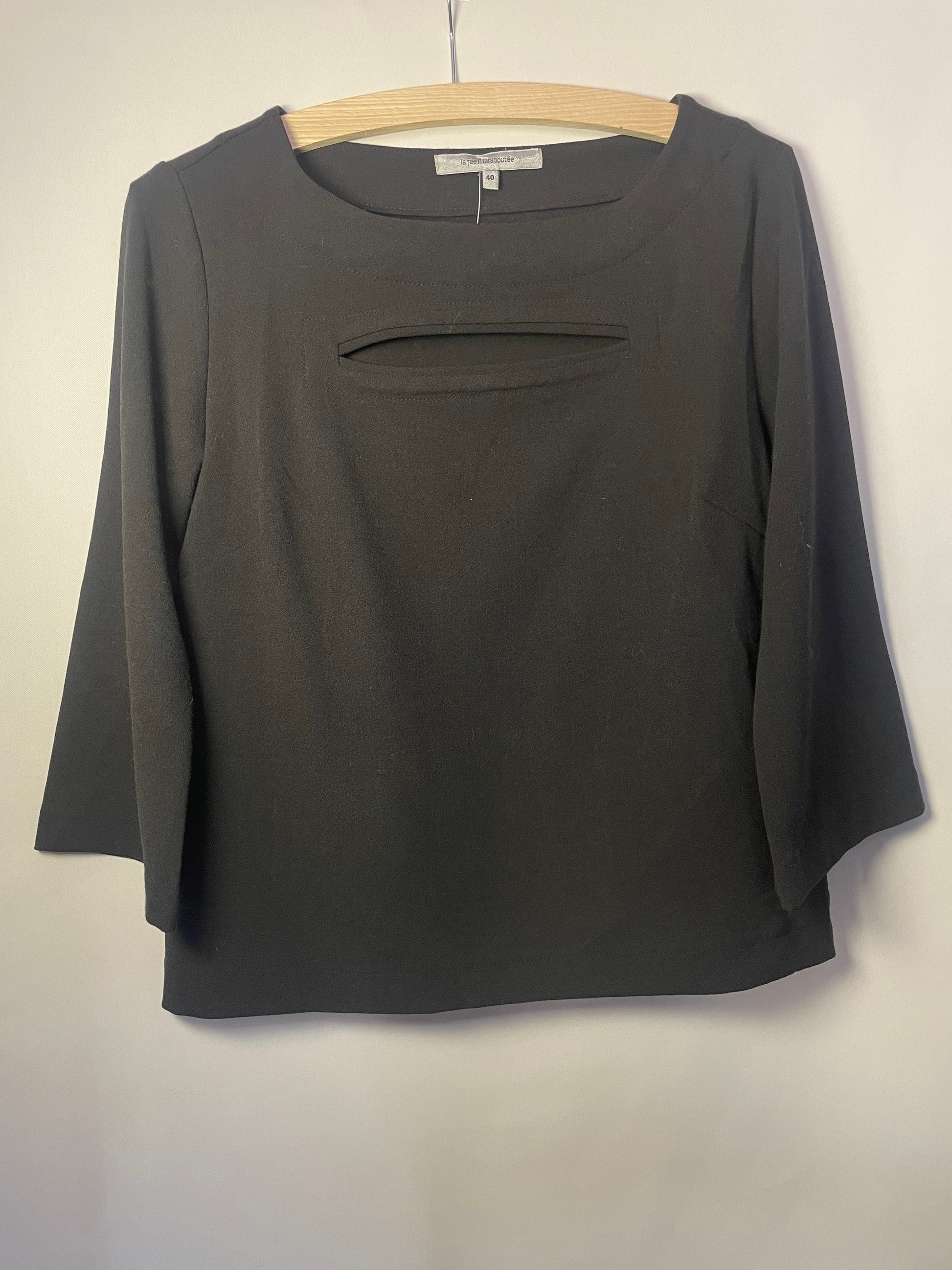 Top découpe poitrine L