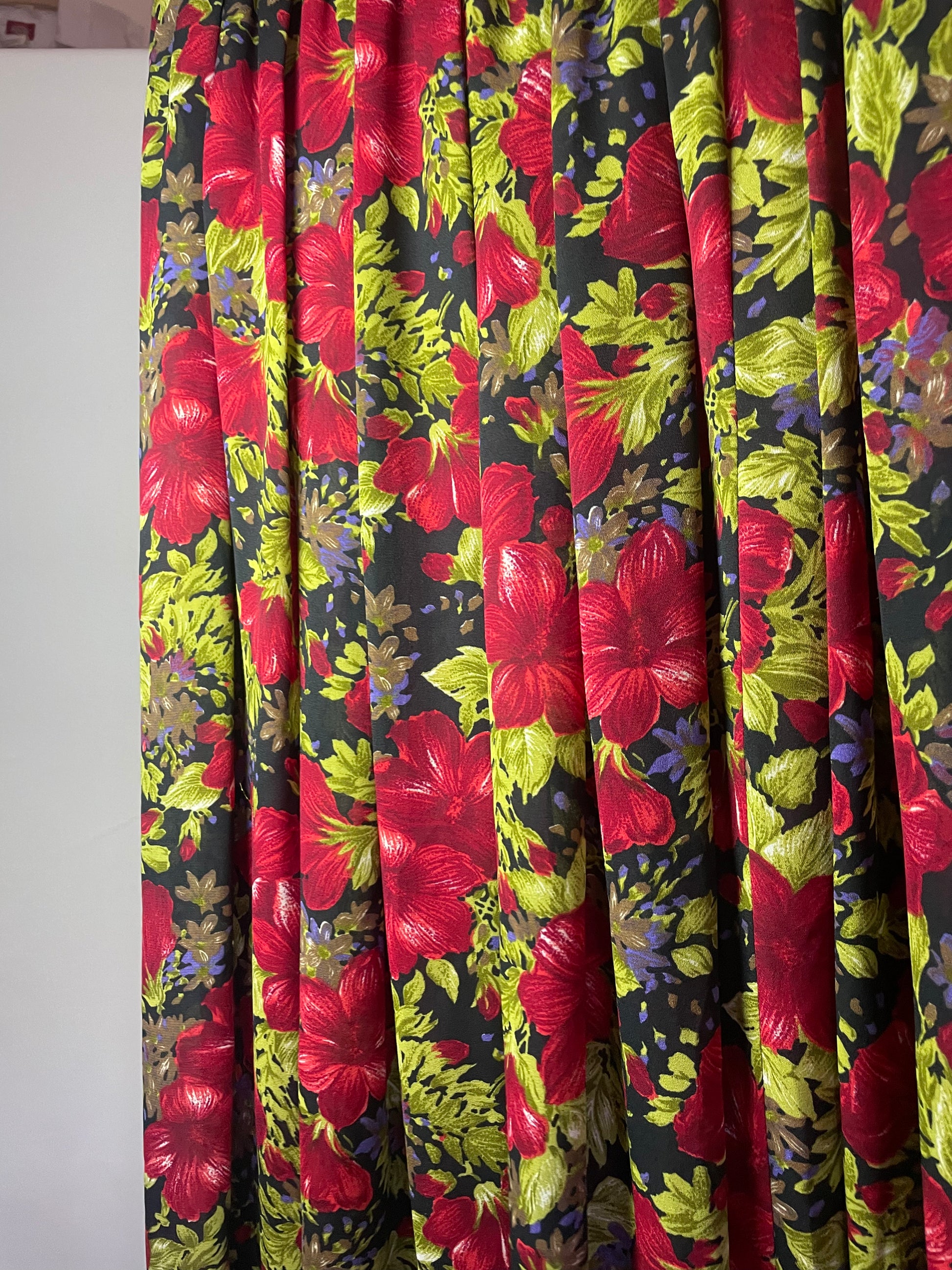 Jupe fleurs rouges M